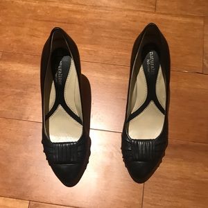 Naturalizer N5 comfort black heels